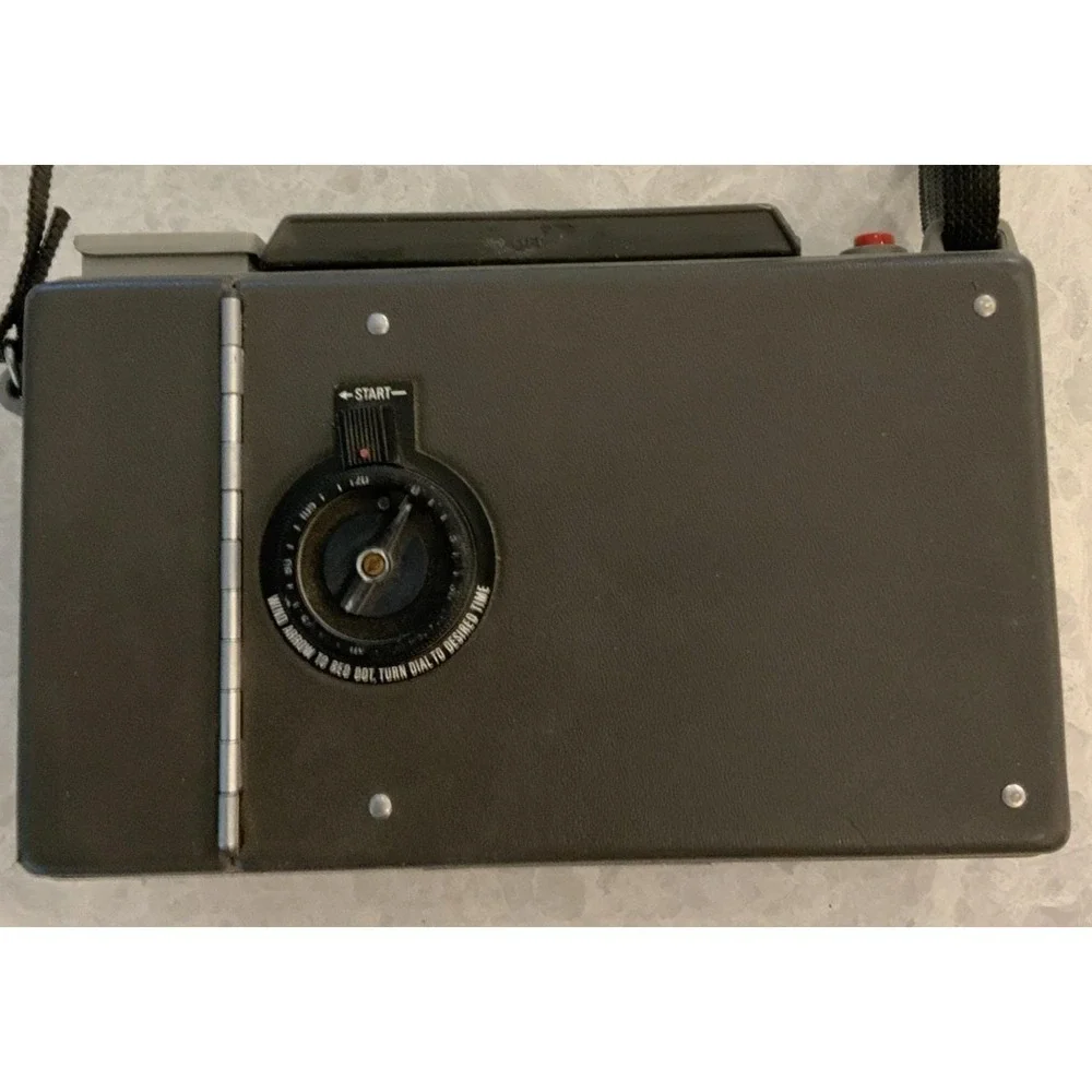 Vtg 1970s Polaroid 440 Folding Automatic Land Camera Untested with Strap!